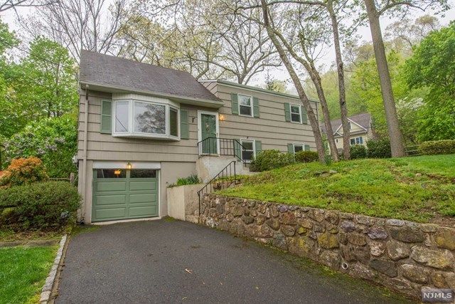 11 Watchtower Road Denville, NJ 07834 - Photo 1 of 25
