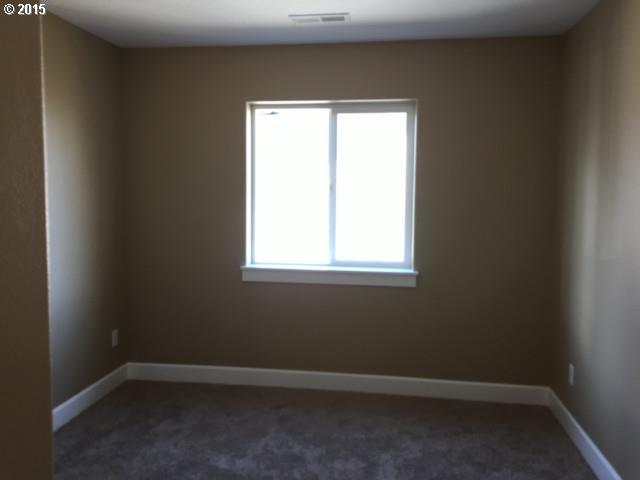 1037 Northeast Faloma Road Portland, OR 97211 - Photo 2 of 12 Gallery Image 2