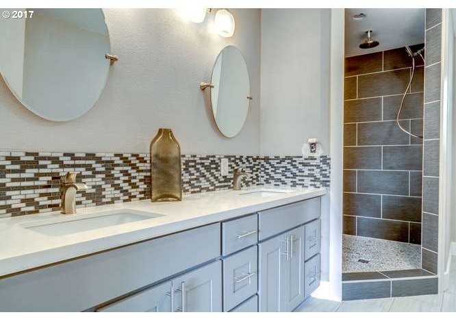 5324 Southwest Cameron Road Portland, OR 97221 - Photo 9 of 32 Gallery Image 9