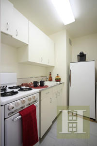 310 East 70th Street, Unit 7J Manhattan, NY 10021 - Photo 3 of 4