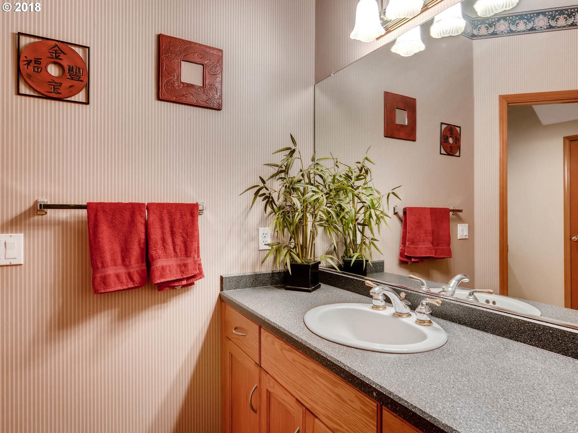 28585 Southwest Cascade Loop Wilsonville, OR 97070 - Photo 12 of 27 Gallery Image 12