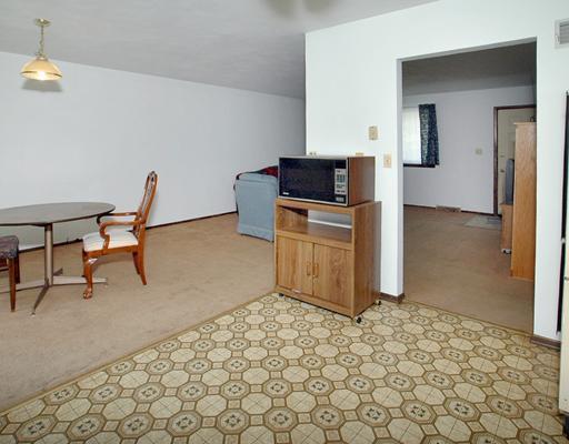 731 New Texas Road Plum, PA 15239 - Photo 4 of 15 Gallery Image 4