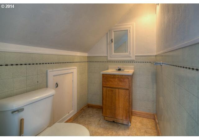 5803 Silverton Road Northeast Salem, OR 97305 - Photo 15 of 16