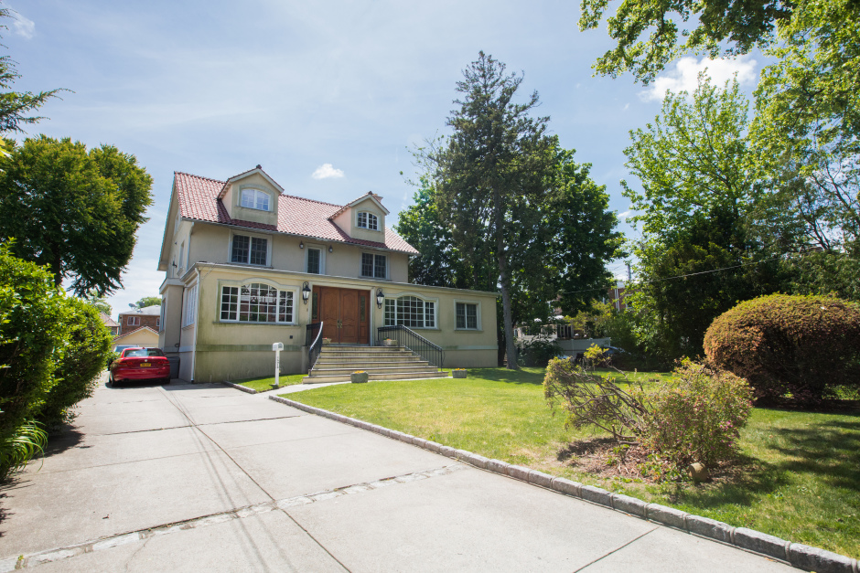 160-18 Powells Cove Boulevard, Unit MANSION Queens, NY 11357 - Photo 20 of 23