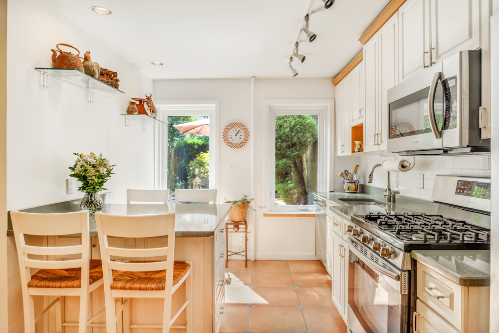 584 11th Street Brooklyn, NY 11215 - Photo 4 of 12