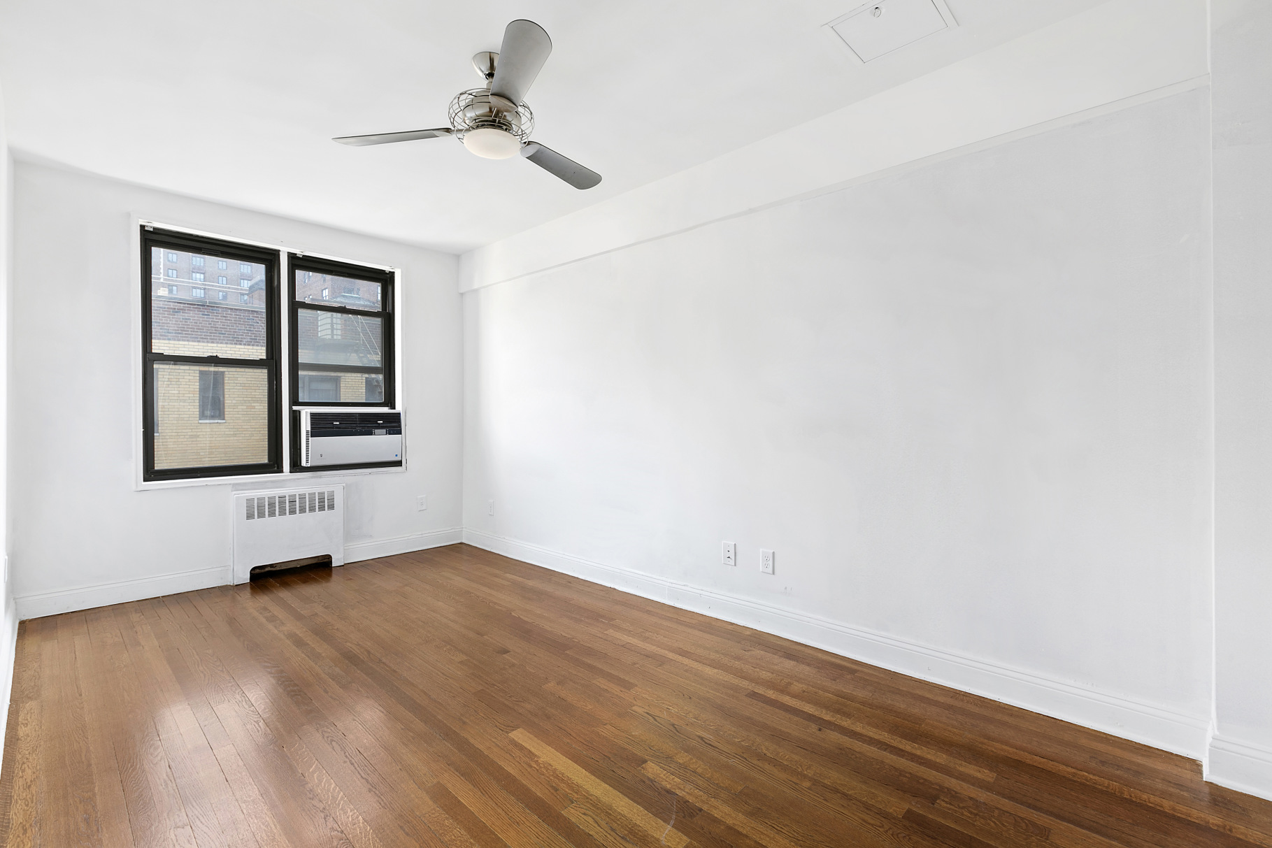 60 East 9th Street, Unit 619 Manhattan, NY 10003 - Photo 4 of 11