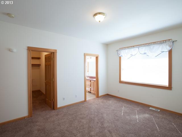 820 Henderson Road Hood River, OR 97031 - Photo 8 of 16 Gallery Image 8
