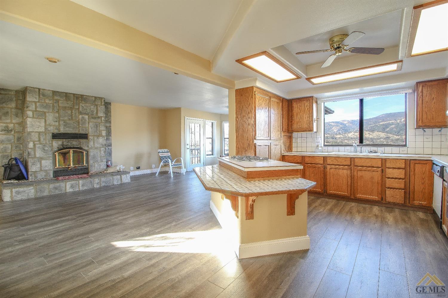 30371 Fox Ridge Court Tehachapi, CA 93561 - Photo 13 of 40 Gallery Image 13