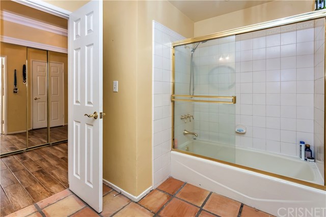 23565 Neargate Drive Newhall, CA 91321 - Photo 16 of 29