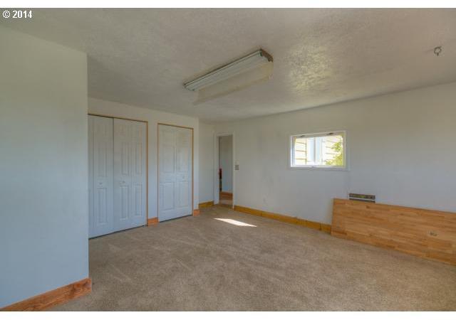 5803 Silverton Road Northeast Salem, OR 97305 - Photo 2 of 16