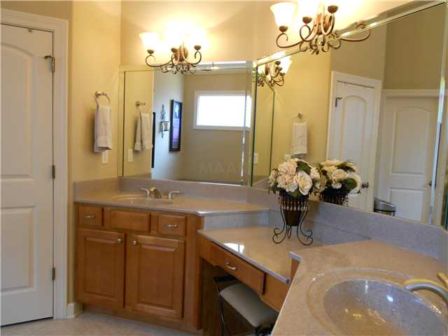 1220 Tuscumbia Road Collierville, TN 38017 - Photo 14 of 24 DOUBLE VANITY SINKS, WALK-IN CLOSET SEPERATE SHOWER AND WHIRLPOOL TUB