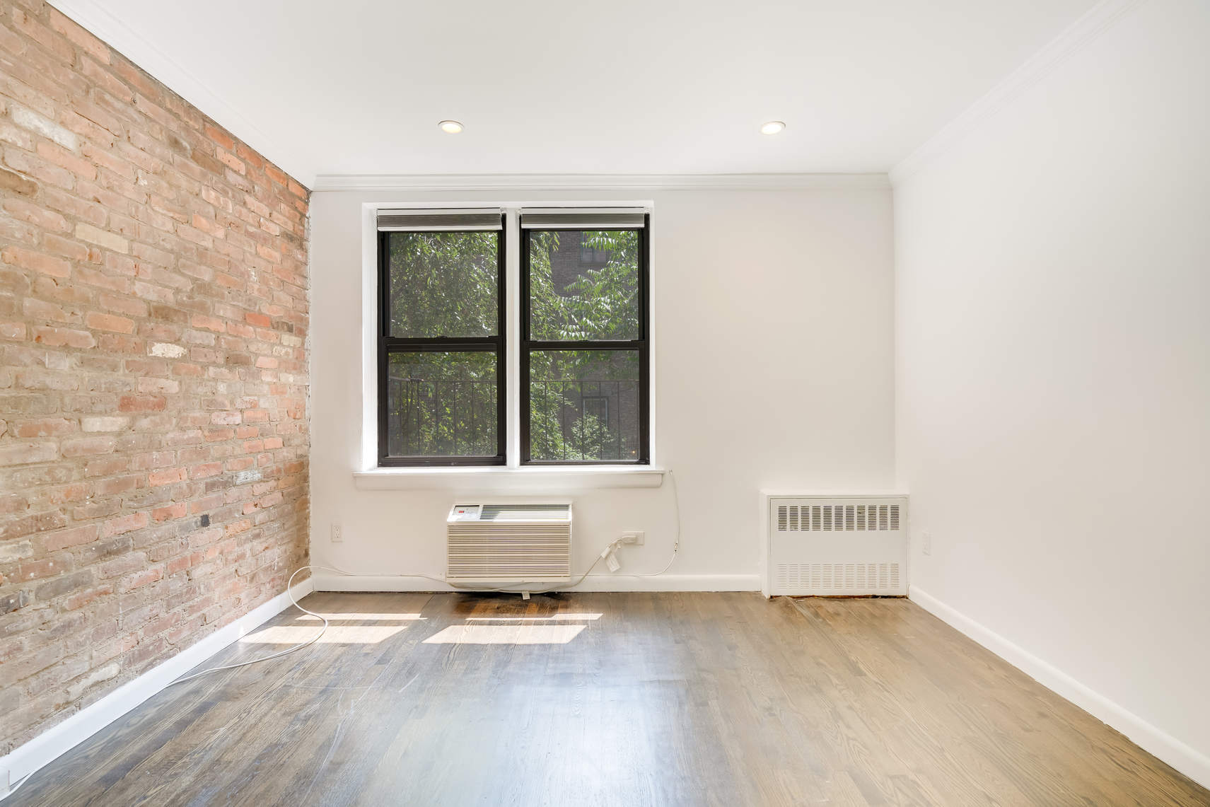 328 West 19th Street, Unit 2B Manhattan, NY 10011 - Photo 7 of 11