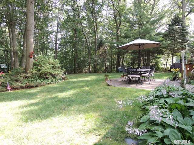 17 Mahogany Road Rocky Point, NY 11778 - Photo 16 of 20