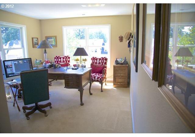 3032 Southwest Comus Street Portland, OR 97219 - Photo 12 of 14 Gallery Image 12