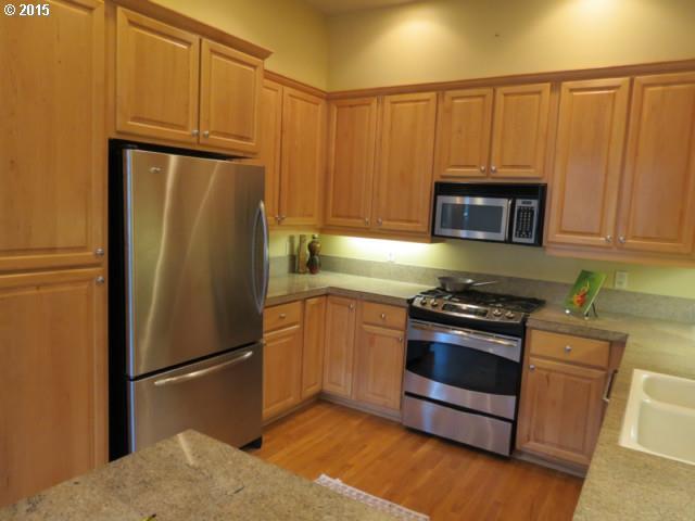 2370 Northwest Raleigh Street, Unit 6 Portland, OR 97210 - Photo 13 of 16 Gallery Image 13