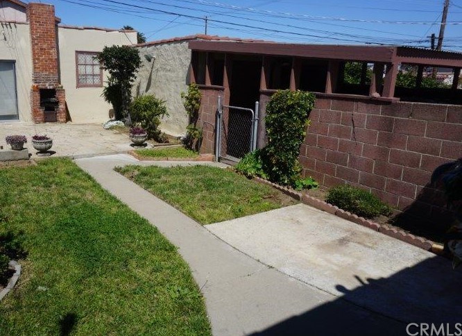 2107 West 84th Place Los Angeles, CA 90047 - Photo 29 of 30
