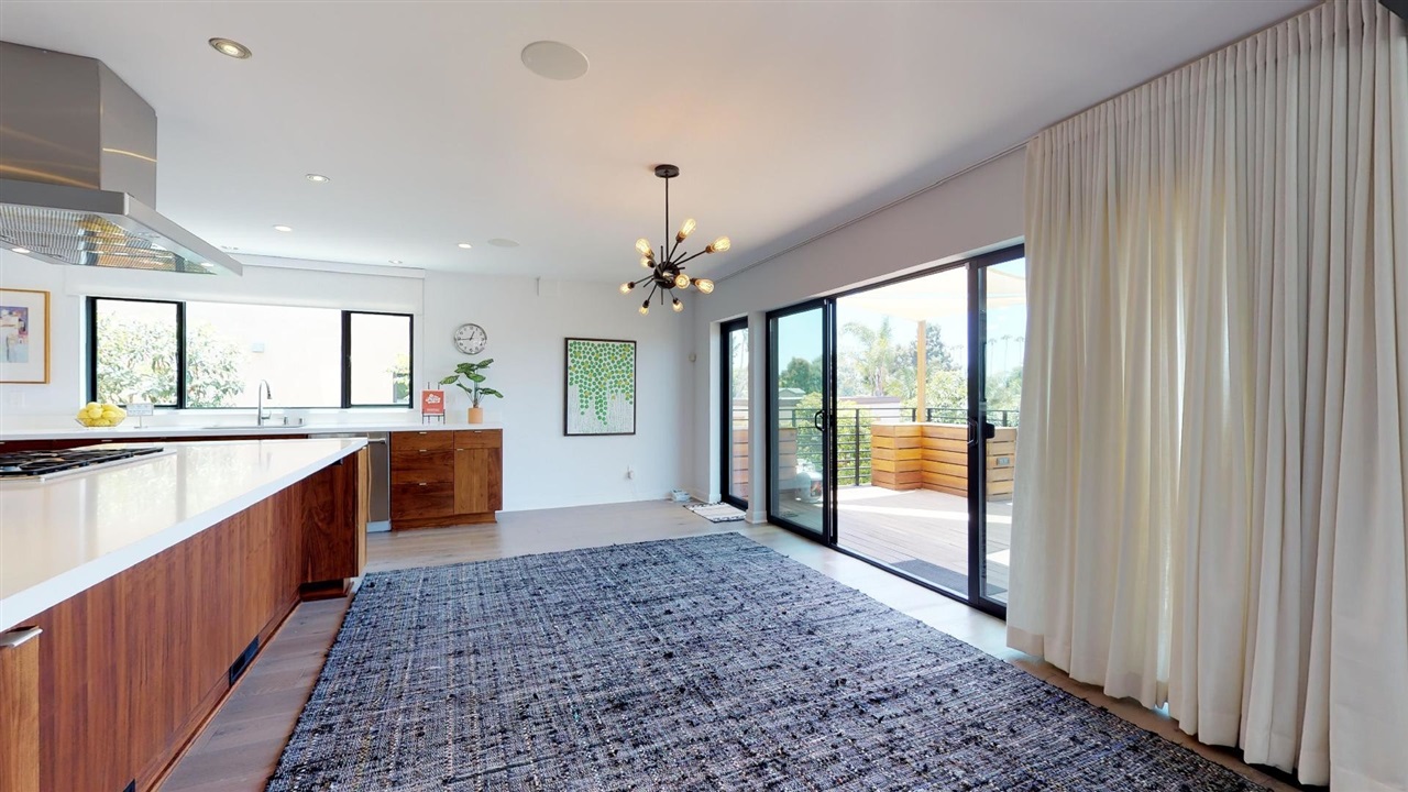 1048 Eolus Avenue Encinitas, CA 92024 - Photo 10 of 25