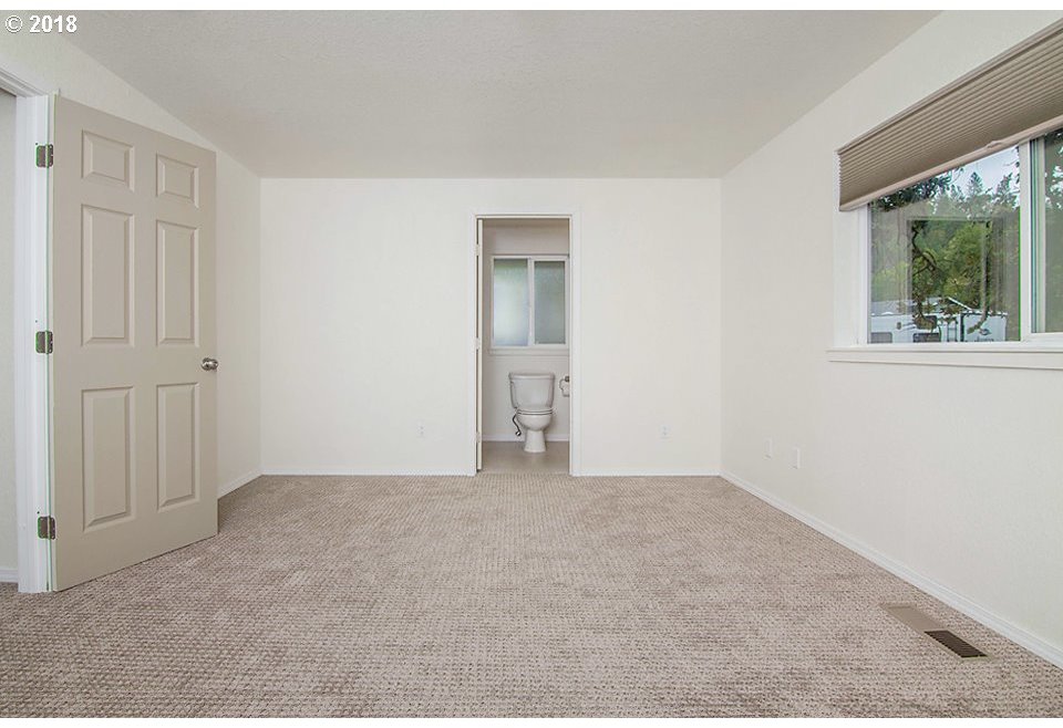 1146 Northeast Rifle Range Street Roseburg, OR 97470 - Photo 17 of 27 Gallery Image 17