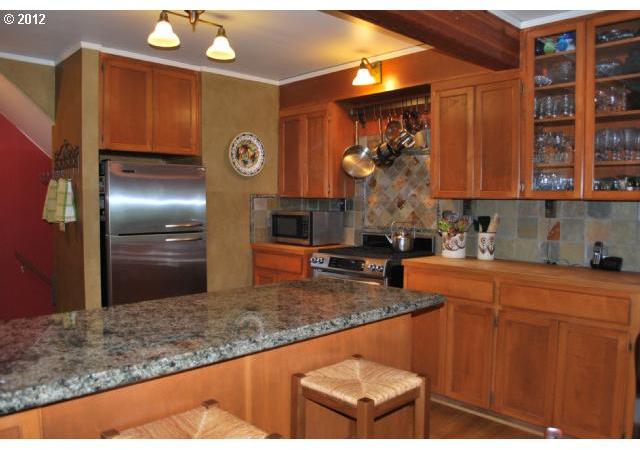 5035 Southwest View Point Terrace Portland, OR 97239 - Photo 4 of 16