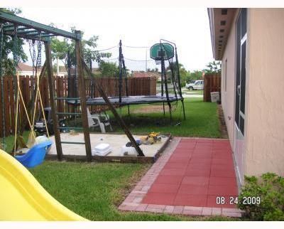 1407 Southeast 7th Street Homestead, FL 33033 - Photo 9 of 10