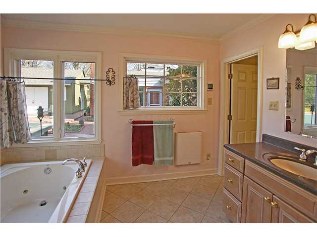 4452 Sequoia Road Memphis, TN 38117 - Photo 7 of 12 Luxury Master Bath