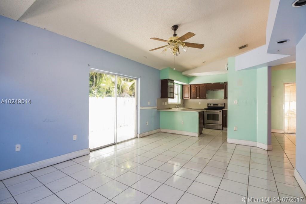 15437 Southwest 95th Lane Miami, FL 33196 - Photo 7 of 23