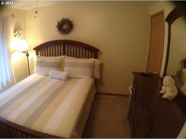 5030 Southeast Chase Road Gresham, OR 97080 - Photo 6 of 16 Gallery Image 6