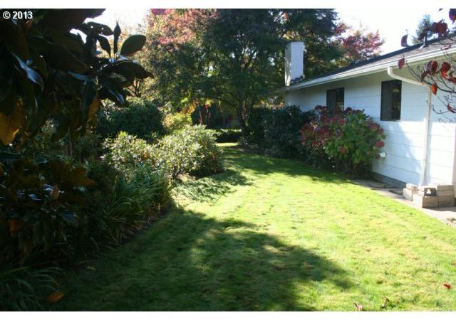 11325 Southwest Cardinal Terrace Beaverton, OR 97008 - Photo 11 of 16 Gallery Image 11