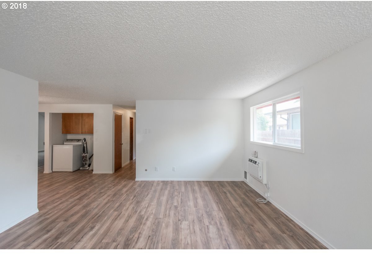 1275 Grove Street Lebanon, OR 97355 - Photo 2 of 32 Gallery Image 2