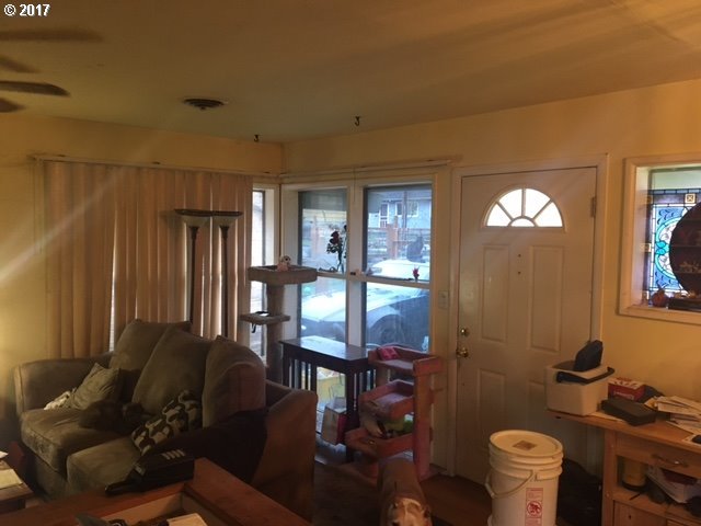 8730 North Hartman Street Portland, OR 97203 - Photo 7 of 9