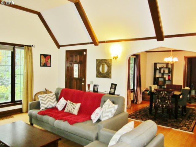 4820 Southwest Garden Home Road Portland, OR 97219 - Photo 9 of 15 Gallery Image 9