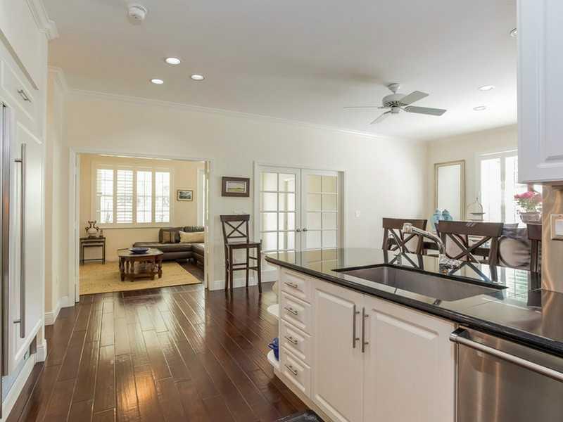 5774 Southwest 76th Terrace South Miami, FL 33143 - Photo 13 of 35