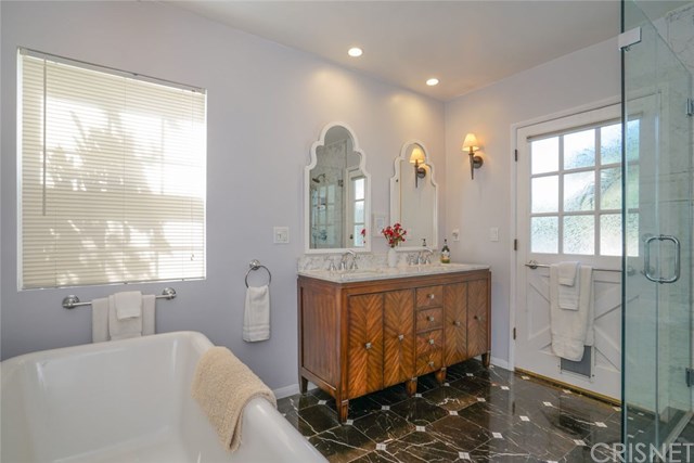 14026 Chandler Boulevard Sherman Oaks, CA 91401 - Photo 29 of 36