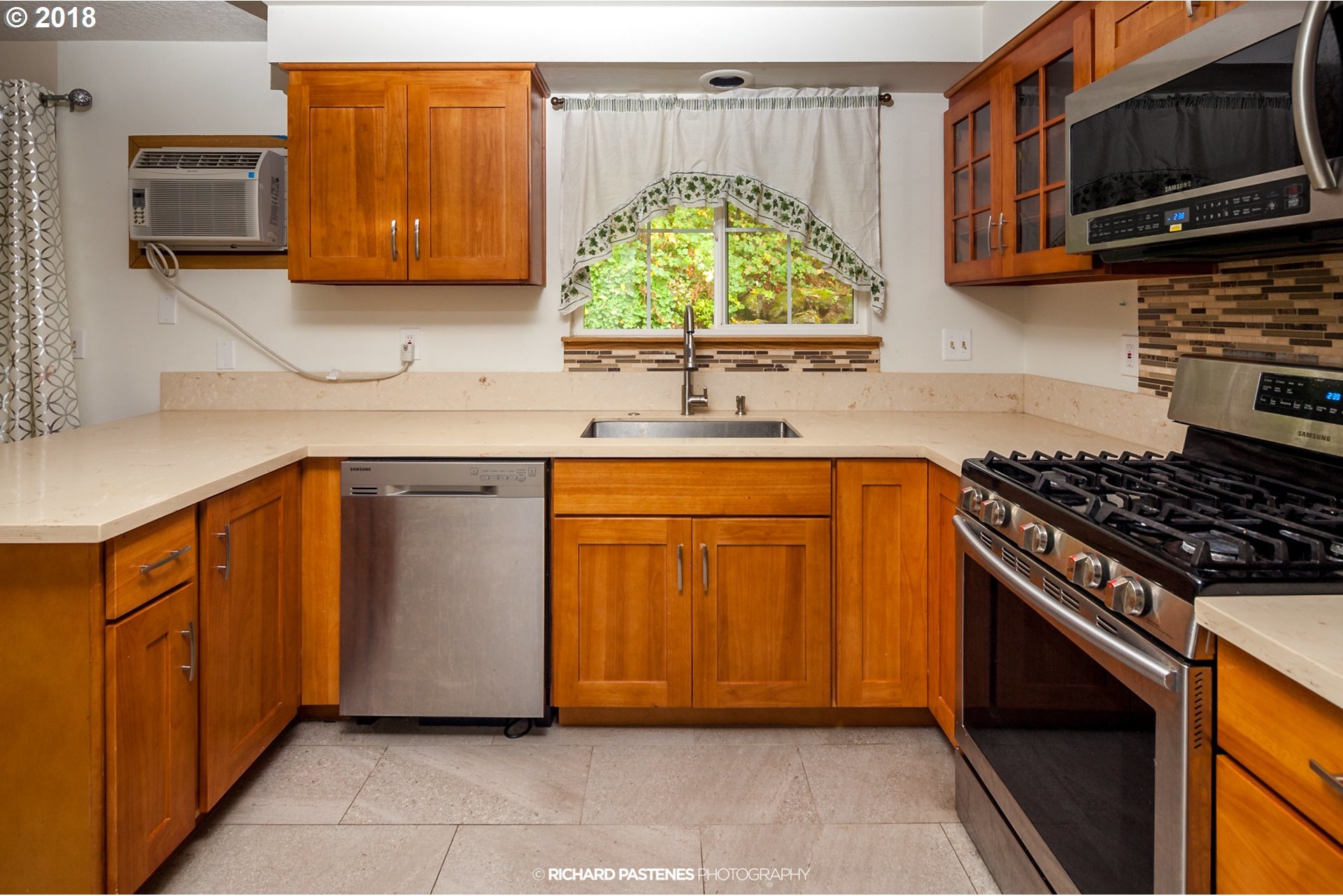 5150 Southwest Garden Home Road Portland, OR 97219 - Photo 18 of 19 Gallery Image 18