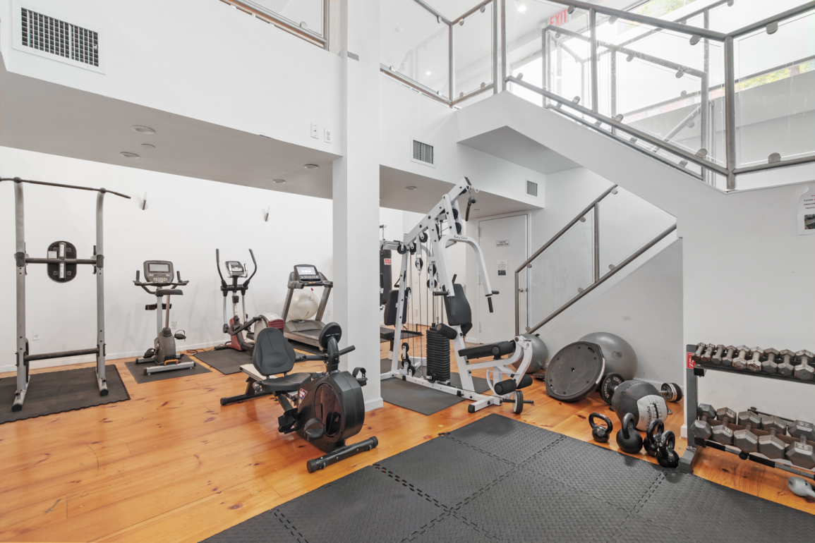 Alvora 34 Crooke Ave, Brooklyn, NY 11226 - Photo 2 of 4