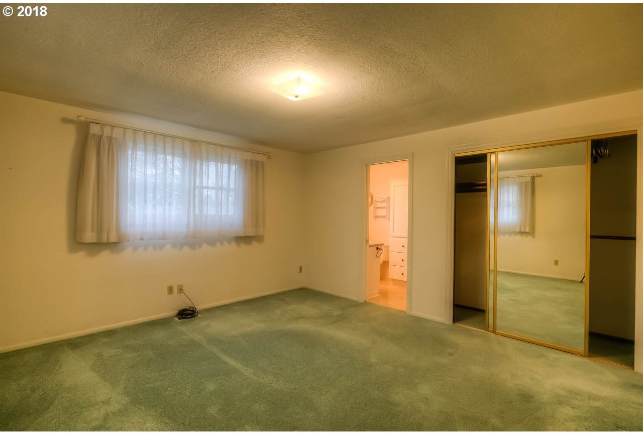 979 Mistletoe Loop North Keizer, OR 97303 - Photo 14 of 32 Gallery Image 14