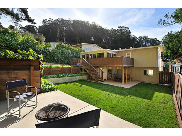 1131 Valencia Way Pacifica, CA 94044 - Photo 5 of 25