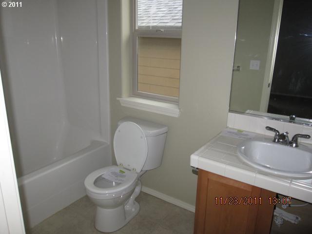 15539 Southwest Stone Ridge Circle Beaverton, OR 97007 - Photo 9 of 12 Gallery Image 9