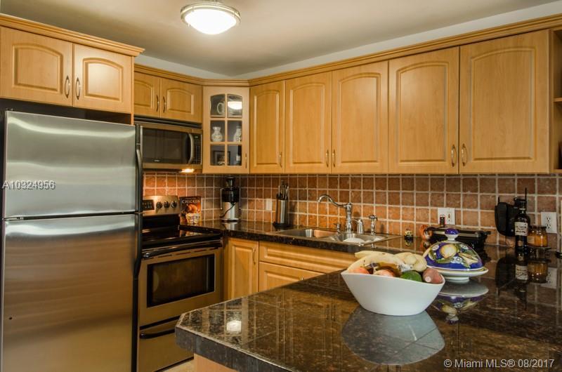 13848 Southwest 64th Street Miami, FL 33183 - Photo 12 of 29