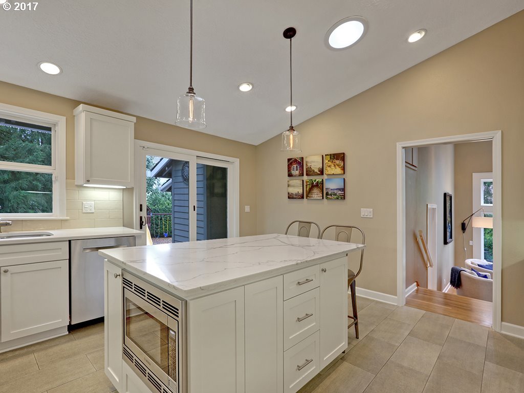 6202 Southwest Hamilton Street Portland, OR 97221 - Photo 3 of 32 Gallery Image 3