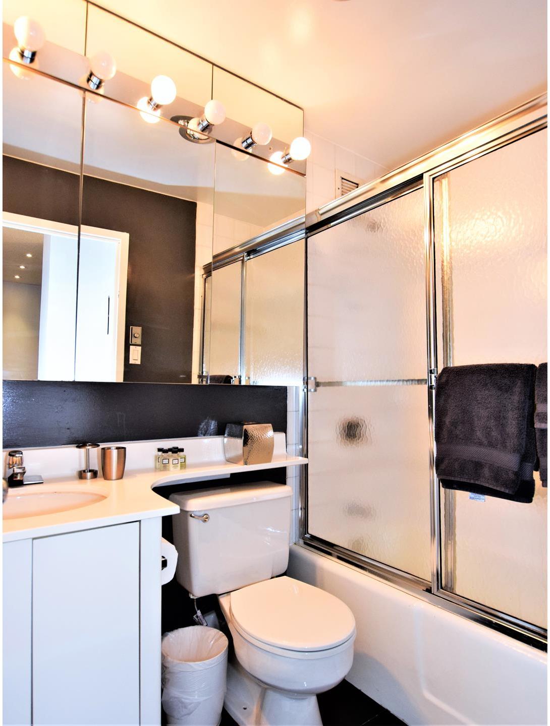 150 West 51st Street, Unit 2030 Manhattan, NY 10019 - Photo 4 of 5