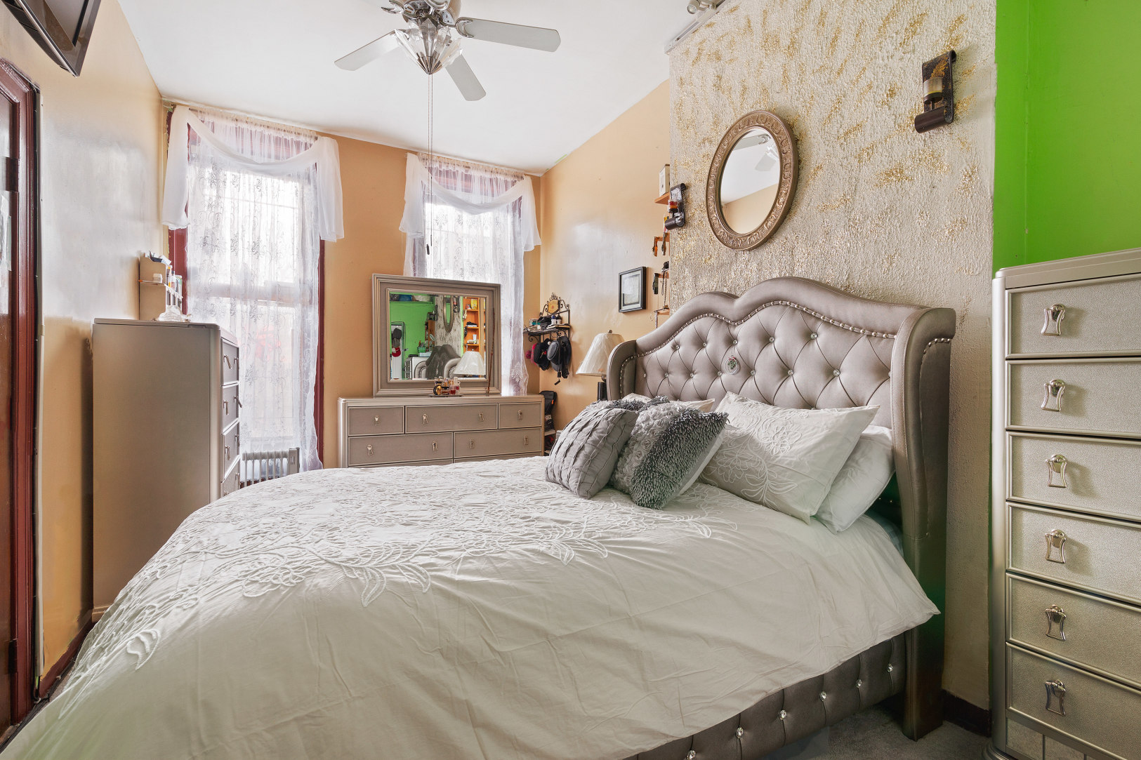 562 Lafayette Ave Brooklyn, NY 11205 - Photo 4 of 5