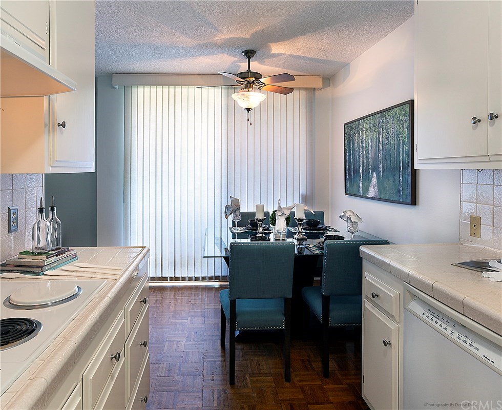 333 Junipero Avenue, Unit 1K Long Beach, CA 90814 - Photo 6 of 13 Kitchen looking out to the outside.