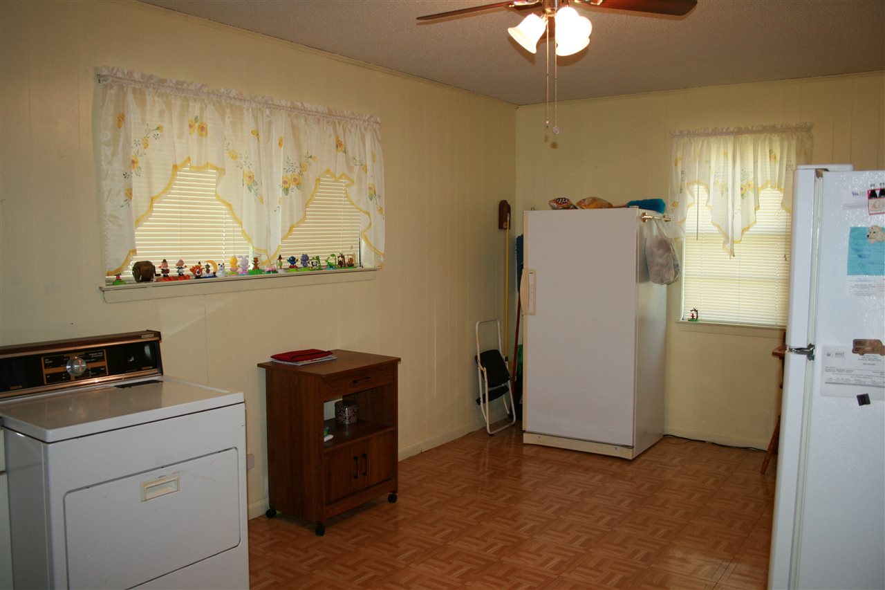 5161 Sea Shore Road Memphis, TN 38109 - Photo 9 of 19 Gallery Image 9