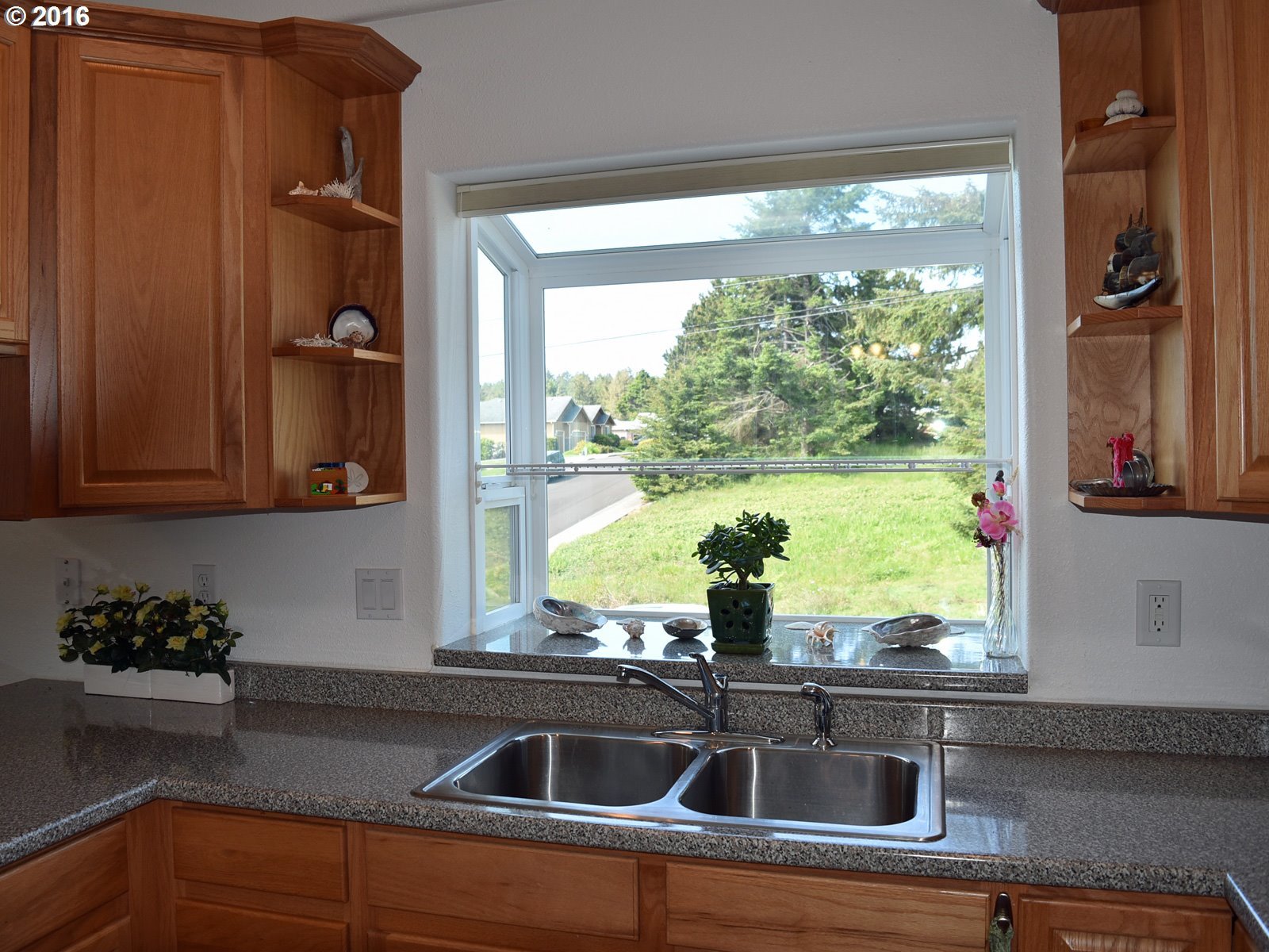1315 Ransom Avenue, Unit A Brookings, OR 97415 - Photo 10 of 23 Gallery Image 10