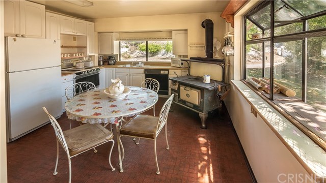 4314 Maryhill Road Acton, CA 93510 - Photo 11 of 23