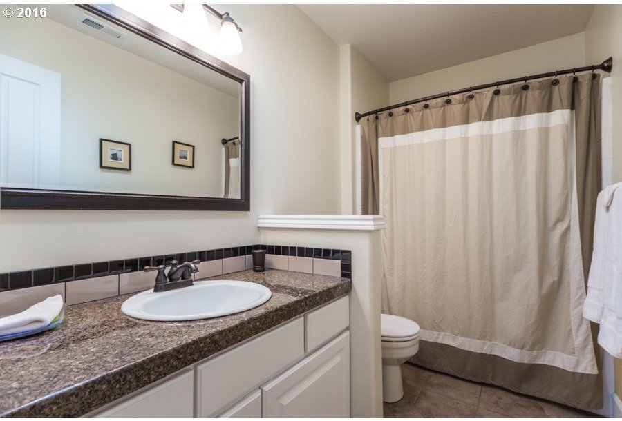 16085 Southwest Goshawk Street Beaverton, OR 97007 - Photo 14 of 16 Gallery Image 14
