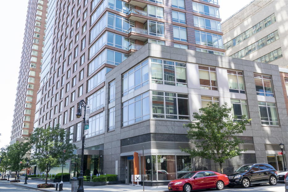 Millennium Tower Residences 30 West St, Manhattan, NY 10004 - Photo 3 of 21