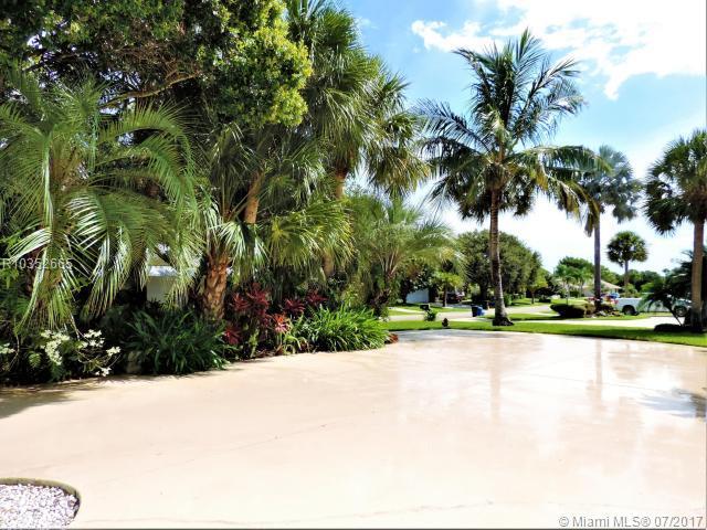 8452 Southeast Quail Ridge Way Hobe Sound, FL 33455 - Photo 32 of 36 Gallery Image 32