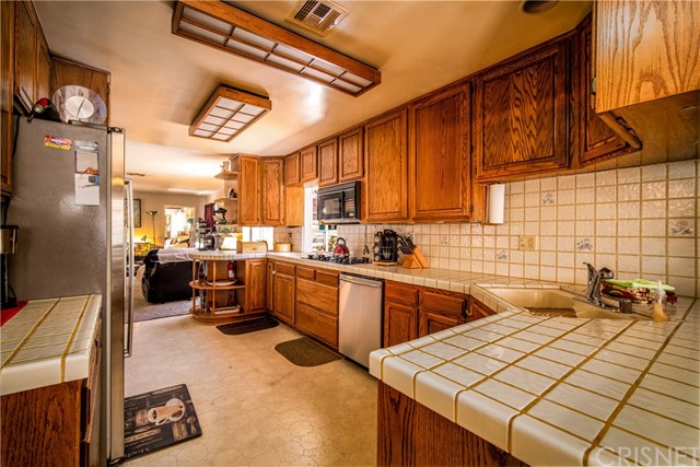 7363 Bothwell Road Reseda, CA 91335 - Photo 2 of 21